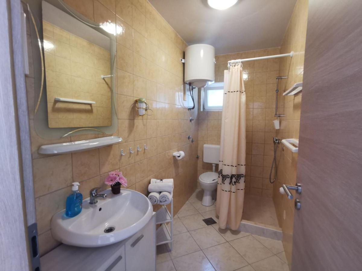 Apartments With A Swimming Pool Punat, Krk - 5378 ภายนอก รูปภาพ